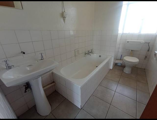 0 BEDROOM PROPERTY TO RENT IN FLORIDA LAKE